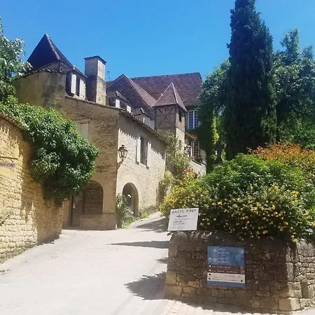 Апартаменты De Bacchus Сарла-ла-Канеда